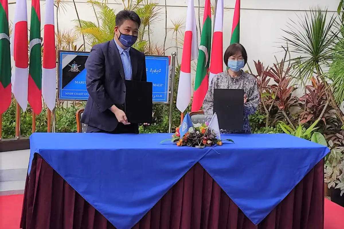 ޔުނައިޓެޑް ނޭޝަންސް އޮފީސް އޮން ޑްރަގްސް އެންޑް ކްރައިމް (ޔޫއެންއޯޑީސީ) އާއި ޖަޕާނު ސަރުކާރާ ދެމެދު، ދިވެހިރާއްޖޭގައި މެރިޓައިމް ރެސްކިއު ކޯޑިނޭޝަން ސެންޓަރެއް (އެމްއާރްސީސީ) ބިނާކުރުމަށްޓަކައި 3.7 މިލިއަން އެމެރިކާ ޑޮލަރުގެ އެއްބަސްވުމެއްގައި ސޮއިކުރަނީ