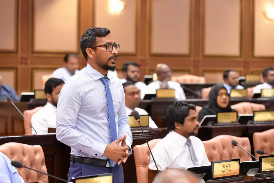 ސޭވިން ފައިސާ ނަގައިގެން ބޭނުން ކުރުމަކީ ޗާޕް ކުރުމެއް ނޫން: ފަލާހު