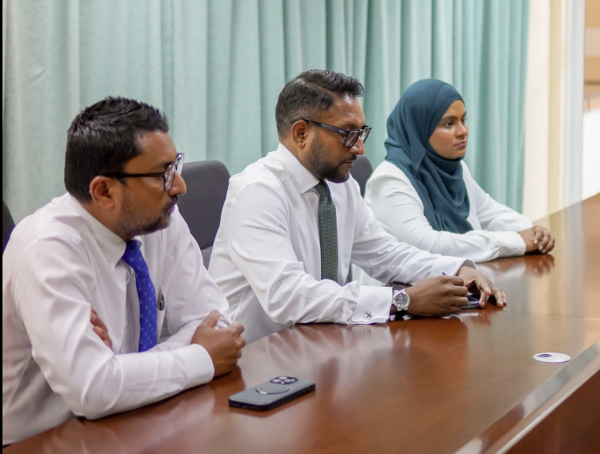 ސްޓޭޓް ފާމާއާއި އެމްއެންޔޫ ގުޅިގެން ދިވެހި ފާމަސިސްޓުން ތަމްރީނުކުރަނީ