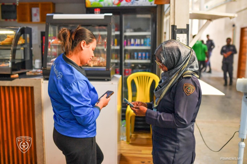 ހުޅުމާލެ ރަށު މާރުކޭޓުން 20 ބިދޭސީއަކު އިމިގްރޭޝަންގެ ބެލުމުގެ ދަށަށް