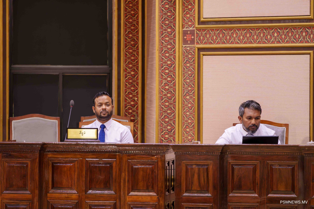 ލިންކްރޯޑުގައި ތާރުއަޅަން އިތުރު ބަޔަކާ ހަވާލުކުރަނީ