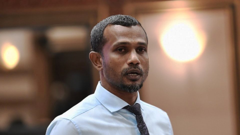 މެމްބަރު ޝަމްހީދު މިހާރު އުޅުއްވަނީ ކުކުޅަށް ވުރެން ބިސް ދޮށިވެގެން: ޓޮމް