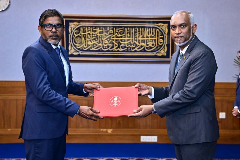 އިކޮނޮމިކް މިނިސްޓްރީގެ ނައިބު ވަޒީރުކަން ކުރެއްވި މަމްދޫހް، ވަޒީފާއާ ބެހޭ ޓްރައިބިއުނަލްގެ ނައިބަކަށް