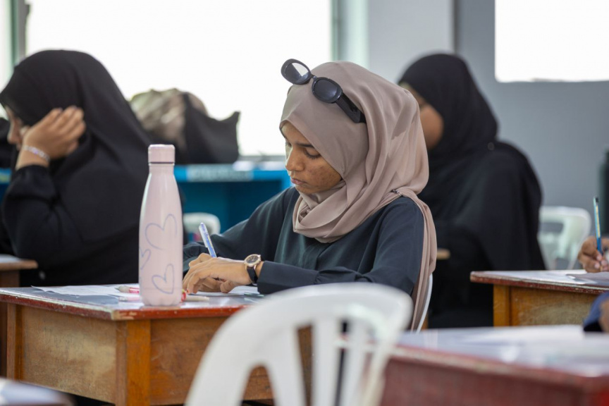 ދިވެހިބަހުގެ އެކެޑަމީއަށް 15 އަހަރު: ބަސް ދިރުވުމުގެ މުހިންމު ދަތުރެއް