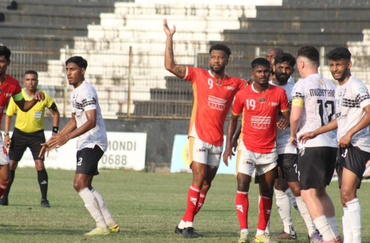ބަންގްލަދޭޝްގެ ބޮޑު ތިން ކްލަބަށް ފީފާއިން އެޅި ފިޔަވަޅާ އެކު ފުޓްބޯޅަ އަޑިއަށް