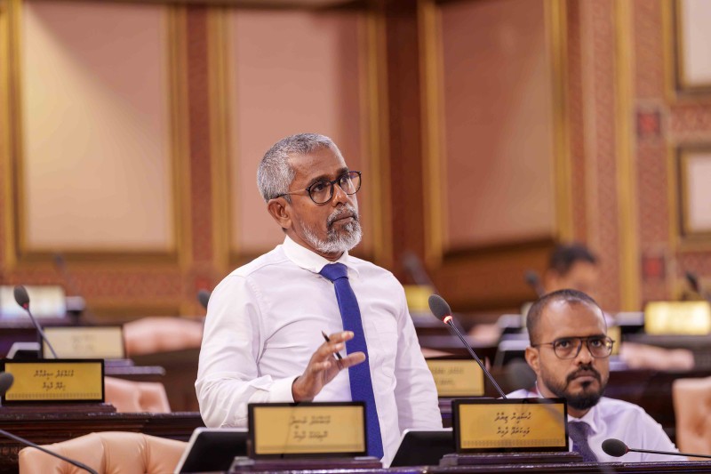 ފަޅު ރަށްރަށް ކުއްޔަށް ދޫކުރުމުގެ ބިލު ފާސްވެއްޖެ ނަމަ، ރާއްޖޭގެ އިގުތިޞާދުގެ ލޭނާރަށް ދެން ވާނީ ކޮރަޕްޝަން: ފިއްޓޭ