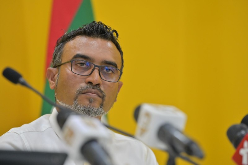 ރައްޔިތުންގެ އަމިއްލަ ޖީބަށް އާމްދަނީ ލިބޭ ކަން ކަމަށް ރައީސް މުއިއްޒުގެ ސަރުކާރުން ދަނީ ހުރަސްއަޅަމުން: މެންބަރު ނާޒިލް