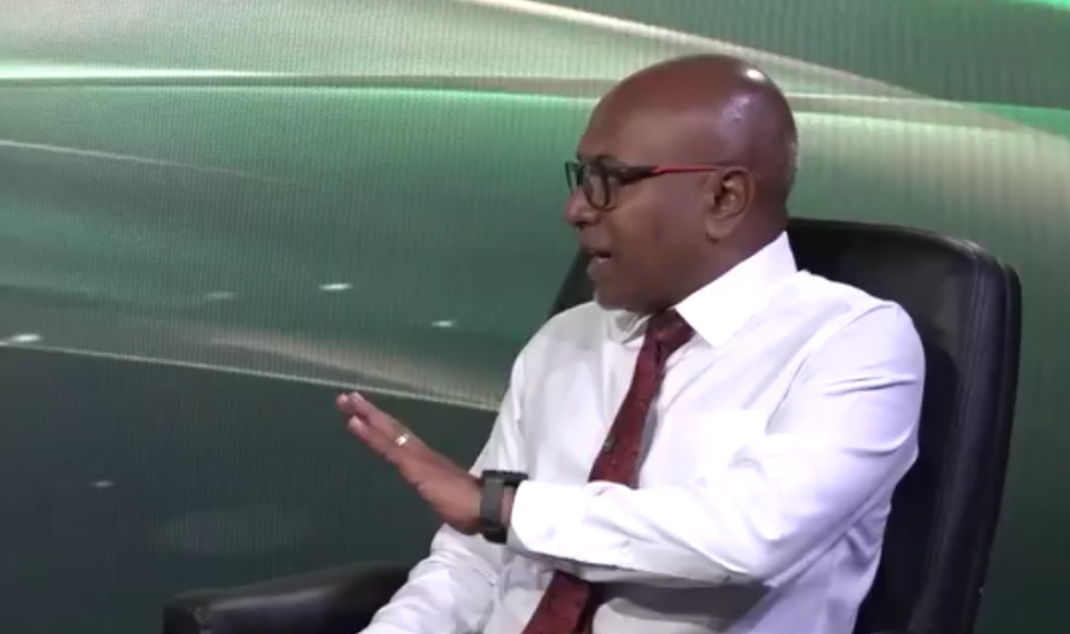 މަޖިލީހުގެ މެމްބަރުންނަކީ ކޮންމެހެން ތައުލީމީ ގޮތުން ސަނަދެއް އޮތް މީހަކަށް ވާކަށް ނުޖެހޭ