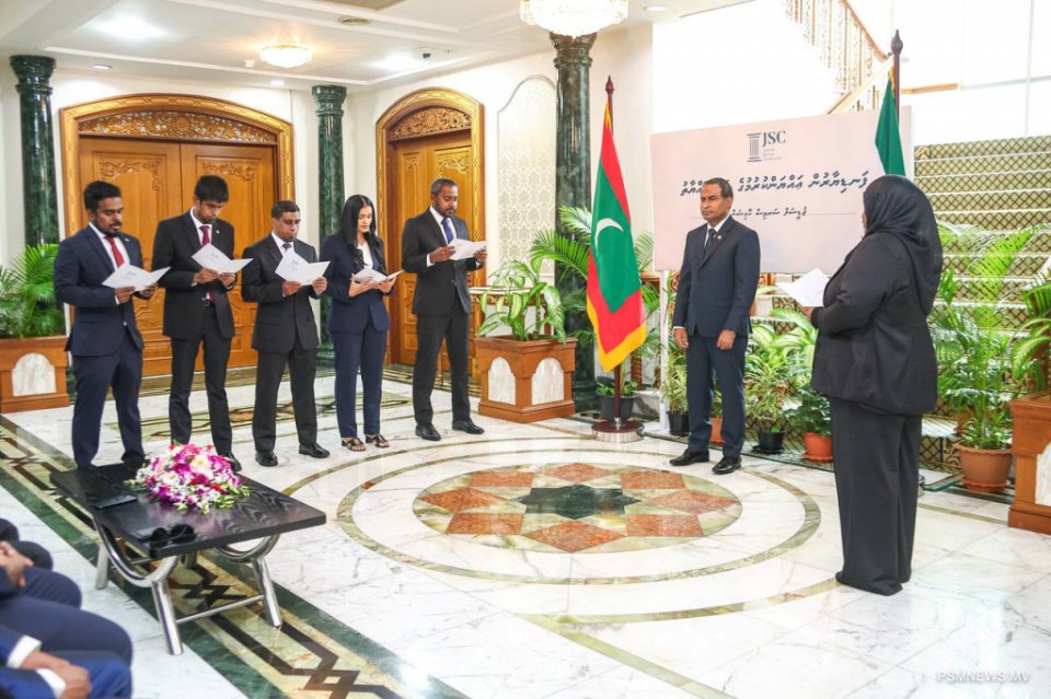 ސިވިލް ކޯޓާއި ކްރިމިނަލް ކޯޓަށް އައްޔަންކުރެއްވި ފަނޑިޔާރުން ހުވާކުރައްވައިފި