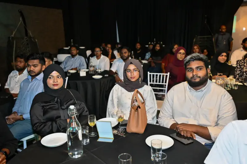 ދުނިޔޭގެ އެކި ކަންކޮޅުތަކުގައި ދިރިއުޅޭ ޒުވާނުންނަށް ރައީސް މުއިއްޒު ތަހުނިޔާ ފޮނުއްވައިފި