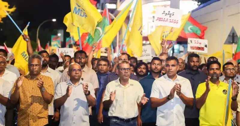 ހޯމް މިނިސްޓަރު ފުލުހުންގެ ބަހާ ހިލާފުވެވަޑައިގެން، މަޖީދީ މަގުގައި މުޒާހަރާ ކުރުމުގެ ފުރުސަތު ނުދެއްވާނެ ކަމަށް ވިދާޅުވުމުން އެމްޑީޕީ އިން އެކަން ކުށްވެރިކޮށްފި