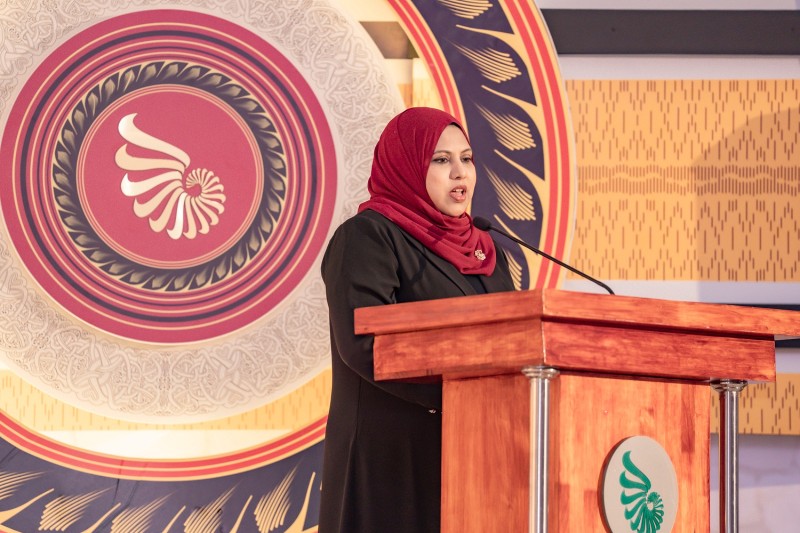 މި ޖީލުގެ ބައެއް ކުދިން ދިވެހި ބަހުން ވާހަކަދައްކަން ޖެހިލުންވާތަން ފެނޭ، މި ކަމާ ވަރަށް ވިސްނަން ޖެހޭ: ހީނާ