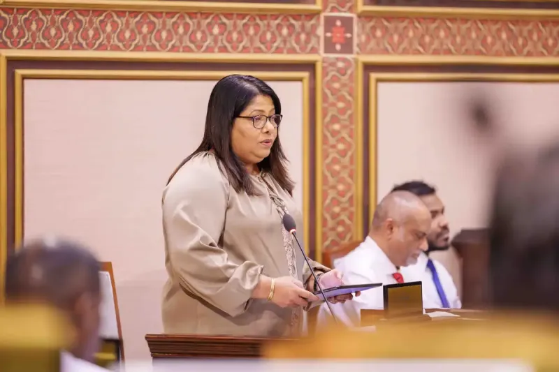 އެމްޑީޕީ ސަރުކާރުން ހަވާލުކުރި 16 މަޝްރޫއެއް ހުއްޓުވުމުގެ ސަބަބުން 60 މިލިއަން ރުފިޔާގެ ގެއްލުންވި ކަމަށް ގީލާ ވިދާޅުވުމުން، އެމްޑީޕީގެ ރައްދު ސަރުކާރަށް