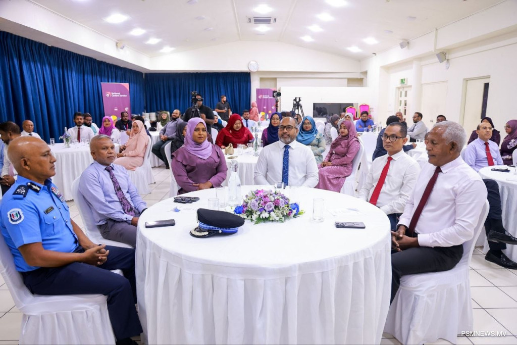 "ވަޒީފާގެ ބާޒާރަށް އޮތް ގޮންޖެހުމަކީ ވަޒީފާ ނެތް ދާއިރާތަކުން ތަޢުލީމު ހާސިލުކުރުން"