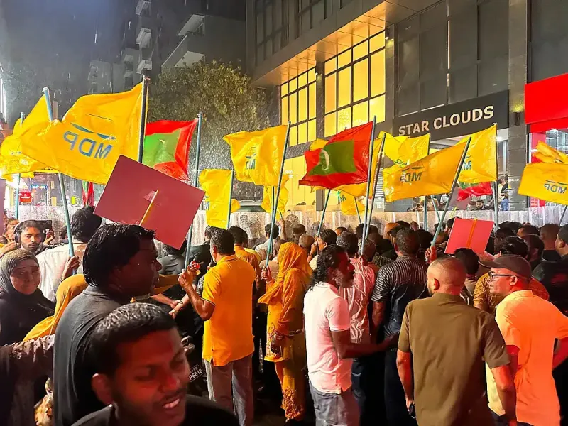 ޒަރޫރީ ތަކެތި ހޯދުމަށް ދަތިވެފައިވާއިރު، މިސަރުކާރުން އަދިވެސް މަސައްކަތް ކުރަމުންދަނީ ރައްޔިތުންގެ ހައްގުތައް ނިގުޅައިގަތުމަށް: ފައިސަލް