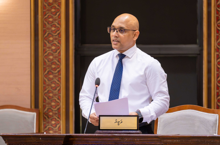 އެމްޑީޕީގެ ވެރިކަމުގައި ކުންފުނިތަކަށް 18،053 މުވައްޒަފުން ނެގި، މި ސަރުކާރުގައި 4،938: ޒަރީރު