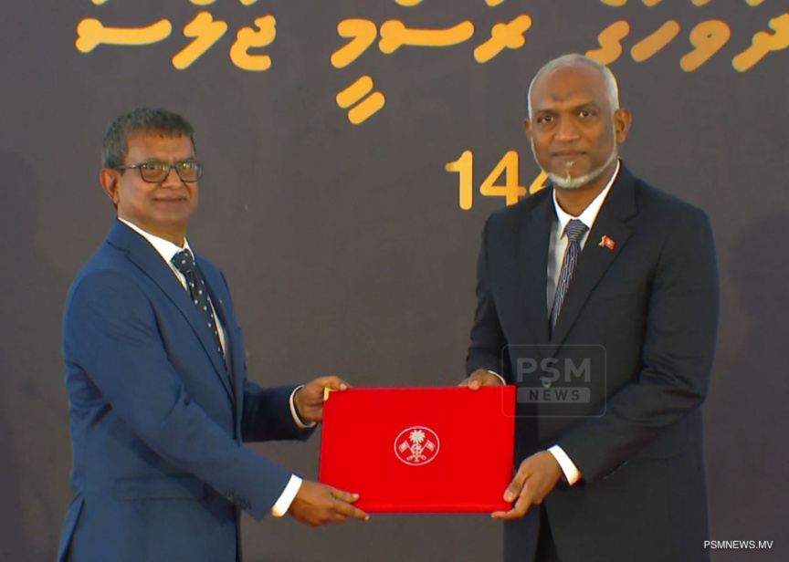 ޝަރަފުގެ އިއްޒަތް ކަށިމާ ޝާކިރަށް، ފަރެސް އާމިރު ހިމެނޭހެން 4 ފަރާތަކަށް ޝަރަފުގެ އިނާމު