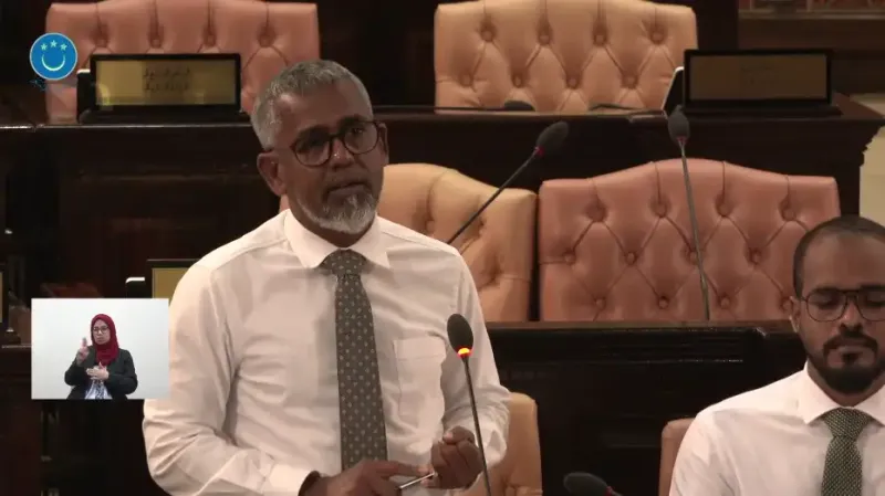 ރައްޔިތުންނަށް ޑޮލަރު ލިބުމުގައި ދަތިތައް ކުރިމަތިވަނީ ސަރުކާރުގެ މިސްމެނޭޖްމަންޓާއި ބޭކާރު ޚަރަދުތަކުގެ ސަބަބުން: މެންބަރު ޒިޔާދު