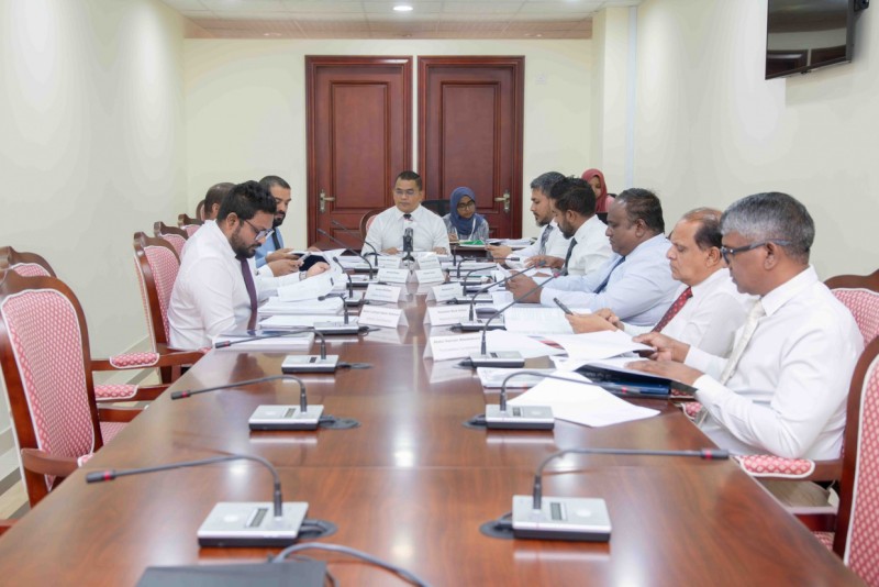 އެއް ދުވަހުގެ މަސައްކަތުން ގަވައިދު ބަދަލުކޮށް، އިދިކޮޅު ޕެޓިޝަނެއް ވެސް ހުށަހެޅޭ ގޮތް ހަދައިފި