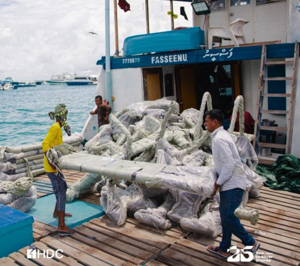 71 ރަށެއްގެ އައުޓްޑޯ ޖިމަށް ބޭނުންވާ ސާމާނު ފޮނުވަން ފަށައިފި