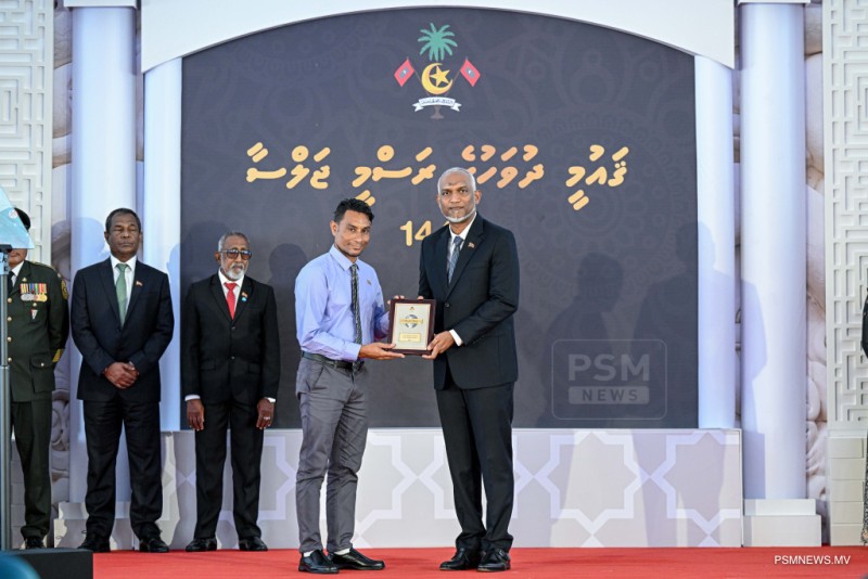 ޚިދުމަތުގެ ޤައުމީ އިނާމު އިޙްސާން ކޯޗުގެ ހަނދާނަށް އަރުވައިފި