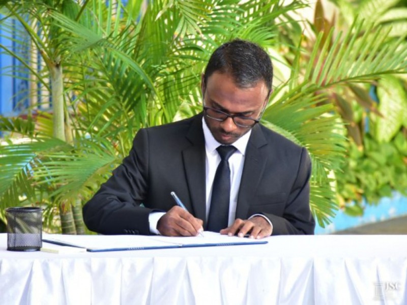 ގާޒީ އިހްސާން ސަސްޕެންޑްކުރީ ޖިންސީ ފުރައްސާރައިގެ މައްސަލައެއްގައި: ޖޭއެސްސީ