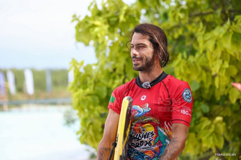 ލުއިސްގެ ކާމިޔާބީ ހާއްސަކުރީ އާއިލާއަށް