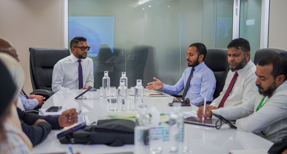 މޯލްޑިވްސް ހައްޖު ކޯޕަރޭޝަނުގެ އިސްވެރިނާއި ސްޓޭޓްފާމާގެ މެނޭޖްމަންޓާ މަޝްވަރާކޮށްފި