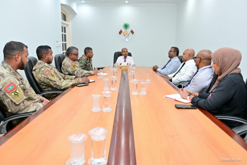 ޕެރަޝޫޓް ޖަމްޕް ތަމްރީނުތައް ފަށަން މަޝްވަރާކޮށްފި