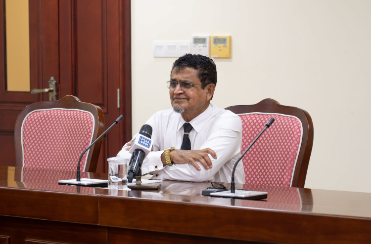 އިންފޮމޭޝަން ކޮމިޝަނަރަކަށް އަޒީޒް ޖަމާލް އައްޔަންކުރަން މަޖިލީހުން ރުހުން ދީފި