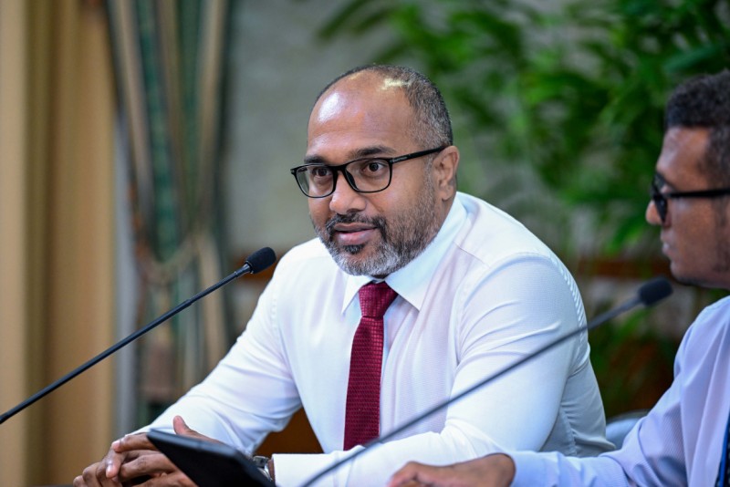ހުއްދަނުނަގާ ފައިސާ އެކްސްޗޭންޖުކުރާ ހަތް ތަނެއް ބެލިއިރު 9 މަހުން 76 މިލިއަން ޑޮލަރު މާރުކުރި: އިހުސާން