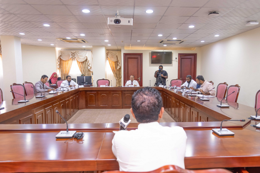 ދެން ވެސް މައުލޫމާތު ނުލިބިއްޖެ ހާލަތެއްގައި ނޫނީ އާންމު އަޑުއެހުމެއް ނުބާއްވާނަން: ޢަޒީ