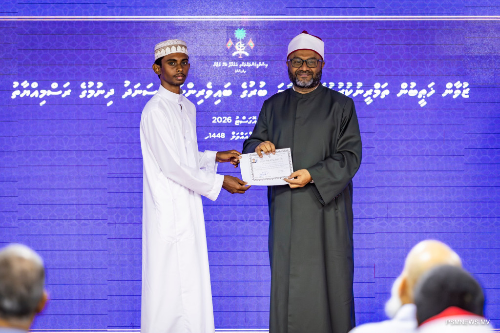 ޒުވާން ޚަތީބުންނަށް ލިބުނު ސަނަދަކީ ބޮޑު ބިންގަލެއް: ވަޒީރު ޑރ. ޝަހީމު