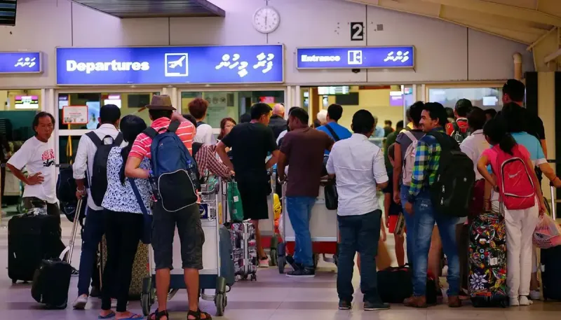 ވަޒަން އަޅައިފައިވާ މެގަޒިނަކާއެކު ރާއްޖެ އެތެރެވި އެމެރިކާ މީހާގެ ބަންދަށް 10 ދުވަސް ޖަހައިފި