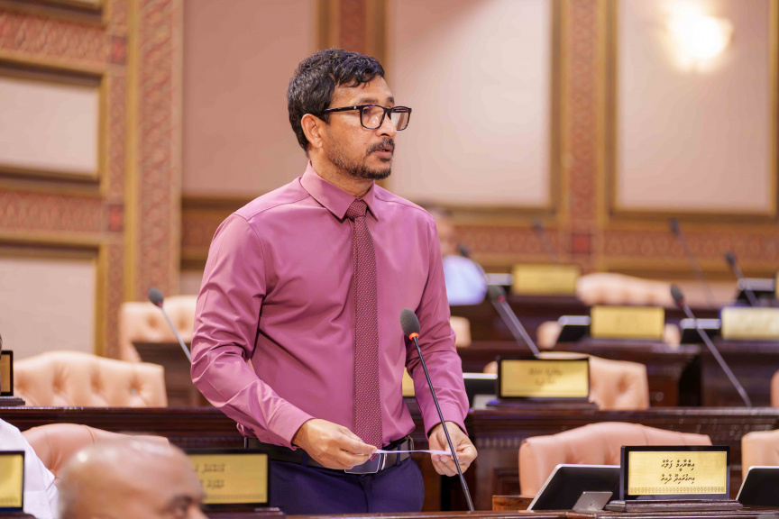 އެޗްއާރްސީއެމަށް އައްޔަންކުރަން އެއްވަނަ މާކްސް ލިބުނީ، މިޔުޒިކު ކިޔެވި ބޭފުޅާއަށް، ހިއުމަން ރައިޓްސްއިން ކިޔެވި ބޭފުޅާއަށް ދެވަނަ