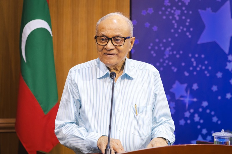 ޑރ. ޙަސަން ޙަމީދު ނެރުއްވި ބަސްފޮތަކީ ދިވެހި ބަހަށާއި އަދަބިއްޔާތަށް ލިބުނު ވަރަށް އަގުހުރި ޚަޒާނާއެއް: މައުމޫން