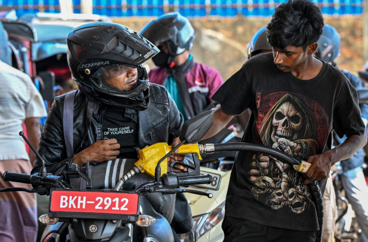 ލަންކާ ކަނޑުން ތެލާއި ގޭސް ހޯދަން ބޭރުގެ ކުންފުނިތަކަށް ހުޅުވާލަނީ