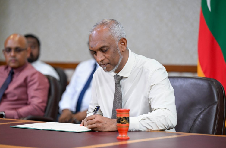 މާލެއަށް ވަކި އޮފީހެއް ހަދާ ގޮތަށް އެއްގަމު ދަތުރުފަތުރުގެ ގާނޫނު ހެދީ ތަޖުރިބާގެ އަލީގައި: ރައީސް