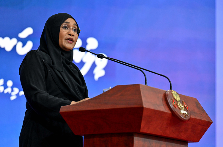 އަންހެނުންގެ ގާބިލްކަން އިތުރުކުރުމަކީ އާއިލާތަކާއި މުޖުތަމައުގެ އުފާވެރިކަމުގެ އަސްލު: ފަސްޓް ލޭޑީ