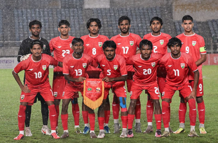އީތަން އާއި އިލާންގެ ލަނޑުން، 20 އަހަރުންދަށުގެ ކޮލިފައިން ރާއްޖޭން މޮޅަކުން ފަށައިފި