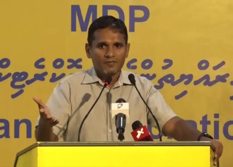 ރަސްމާލެ މަޝްރޫޢުގެ ޚަރަދުތައް ހާމަކުރުމަށާއި، އިޤްތިޞާދީ މައްސަލަތަކަށް ޙައްލު ހޯދުމަށް ރައްޔިތުންގެ މަޖިލީހުގެ ކުރީގެ މެންބަރު އިލްޔާސް ލަބީބް ގޮވާލައްވައިފި