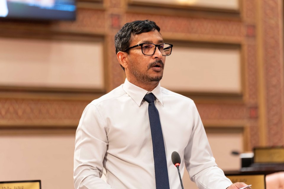 ރައީސް މަސައްކަތް ކުރައްވަނީ މި ގައުމު ވައްޓާލި އަނދަވަޅުން ސަލާމަތްކުރަން: ފަލާހް