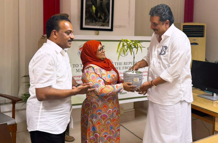 ކެރެލާއިން ރާއްޖެއަށް 600 އަނބުގަހާއި 600 ހައިވަކަރު ގަސް ހަދިޔާކޮށްފި
