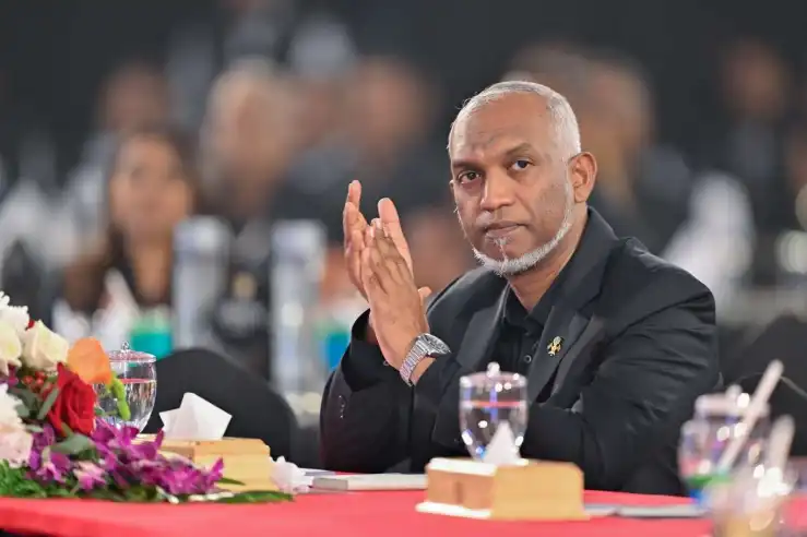 ސަރުކާރު މުވައްޒަފުންނަށް ވަޒީފާގެ ބިރުދައްކައި ގަދަބާރުން ޕީއެންސީއަށް ވައްދަމުންދާ މައްސަލަ އޭސީސީއަށް ހުށަހަޅައިފި