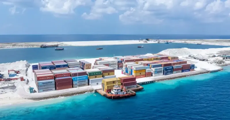 ތިލަފުށީ ވިޔަފާރި ބަނދަރުގެ މަޝްރޫއު ކުރިއަށްގެންދަން ވަކި ގައުމަކަށް އިސްކަންދީފައިވާ ކަމަށް ބުނެ ފަތުރާ ވާހަކަތައް އިކޮނޮމިކް މިނިސްޓްރީން ދޮގުކޮށްފި