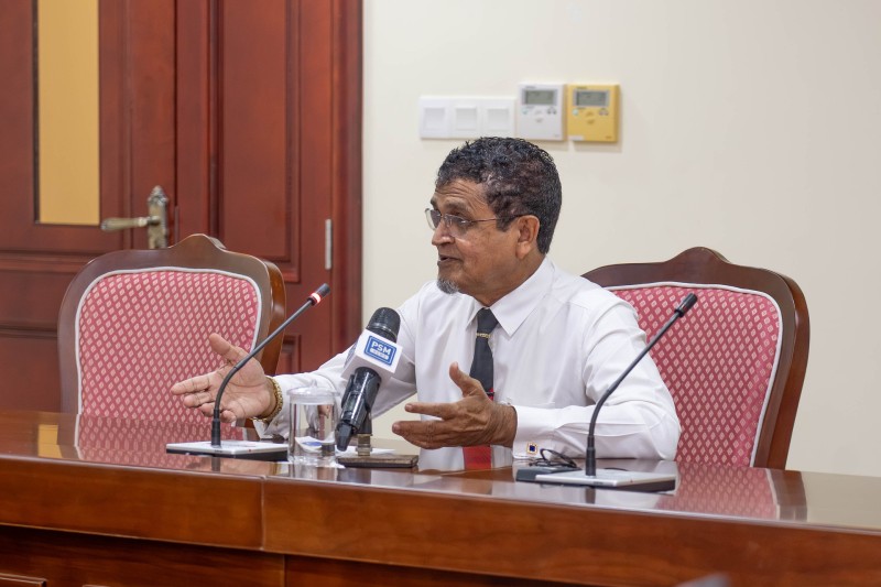 އިންފޮމޭޝަން ކޮމިޝަނަރު ކަމަށް އަޒީ އައްޔަންކުރައްވައިފި