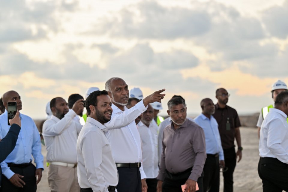 ރައީސް މުއިއްޒަށް އެވޯޑެއް ދޭ ވާހަކައަކީ ކަނޑައެޅިގެން ދޮގެއް: ވަޒީރު މުއްތަލިބު