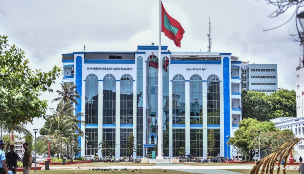 ކަޅު ބާޒާރުގައި ޑޮލަރު ވިޔަފާރިކުރާ ގިނަ މައްސަލަތަކެއް، ޤާނޫނީ ފިޔަވަޅު އަޅަނީ