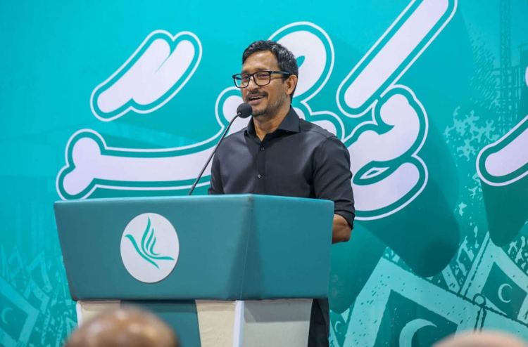 ފަލާހު އެދެނީ ޔާމީން ފަޅުރަށެއްގައި އެކަނި އިންނަވައިގެން ވިސްނާވަޑައިގަންނަވަން
