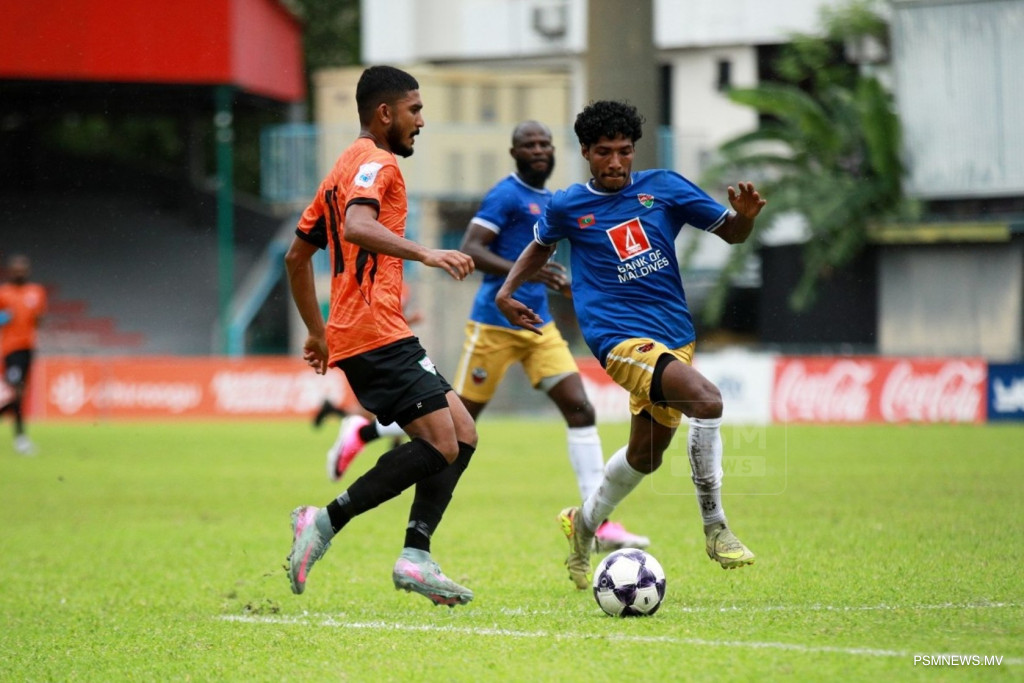 ބިސް ބުރު ބަލިކޮށް އީގަލްސް ފެށީ މޮޅަކުން